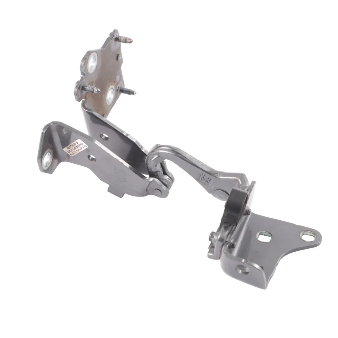 Cerniera portellone posteriore destro Grigio Selenite 992 per Mercedes A238 con numero di parte A2387507400 Mercedes A238 Cerniera portellone posteriore destro Grigio Selenite 992 - SKU A2387507400-SEL - Numero di parte A2387507400