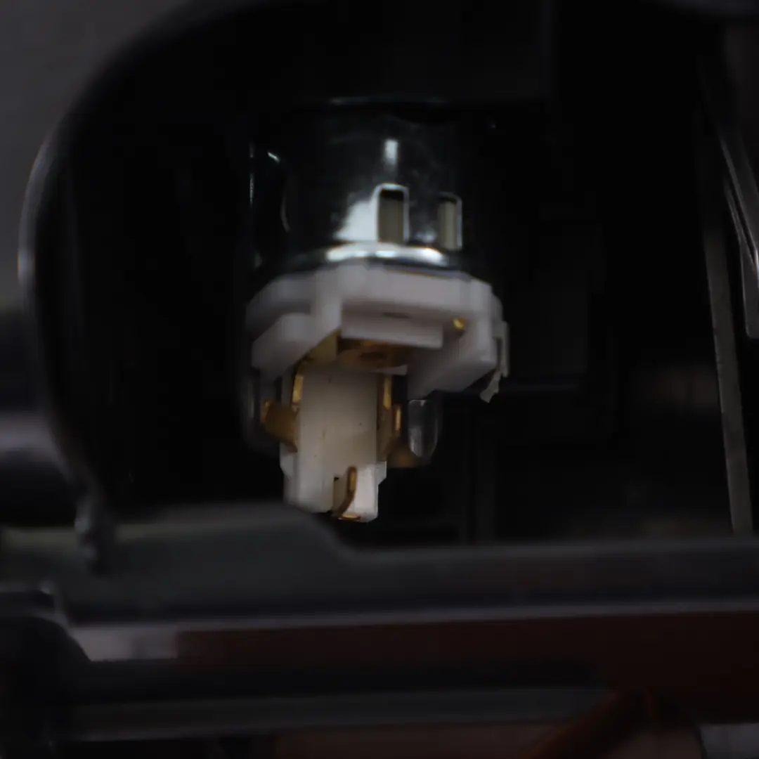 Plateau de rangement Console centrale Garniture d'aération arrière pour Mercedes C238 à propos du numéro de pièce A2388301600 Mercedes C238 Plateau de rangement Console centrale Garniture d'aération arrière - SKU A2388301600-1 - Numéro de pièce A2388301600