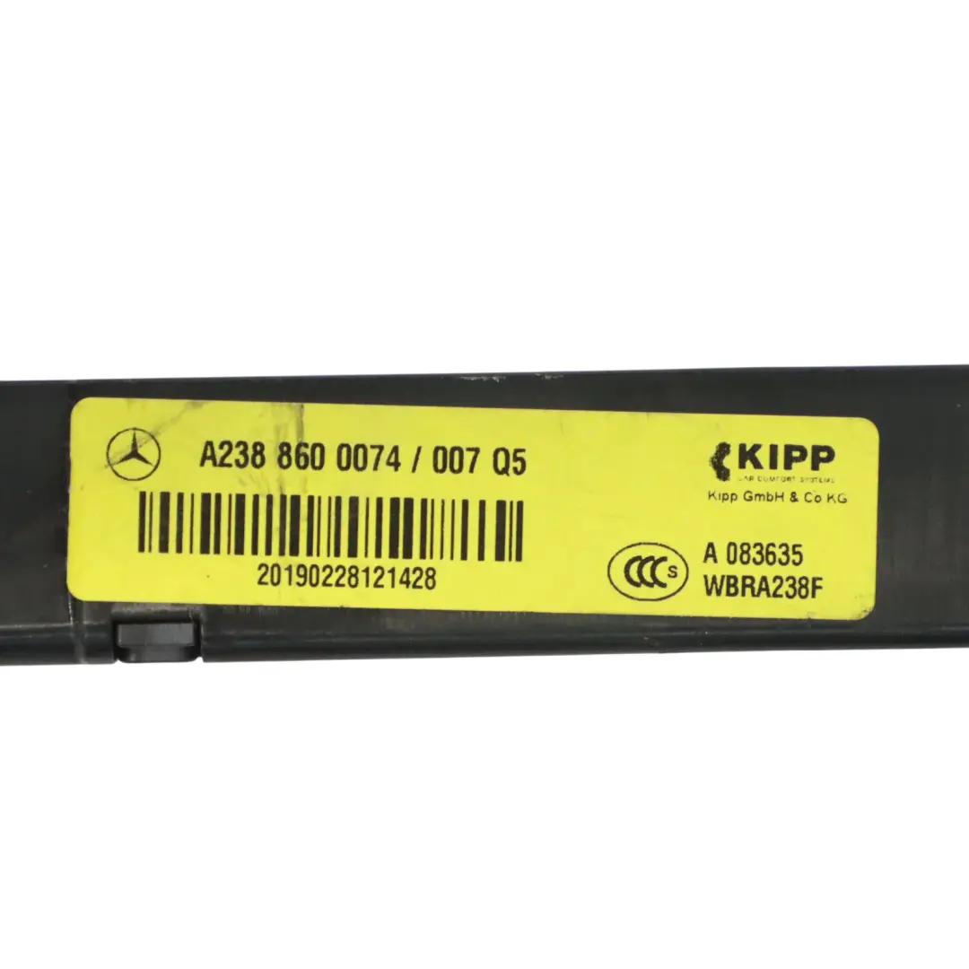 Paravento Centro Protezione per Mercedes A238 Cabrio con numero di parte A2388600074 Mercedes A238 Cabrio Paravento Centro Protezione - SKU A2388600074 - Numero di parte A2388600074