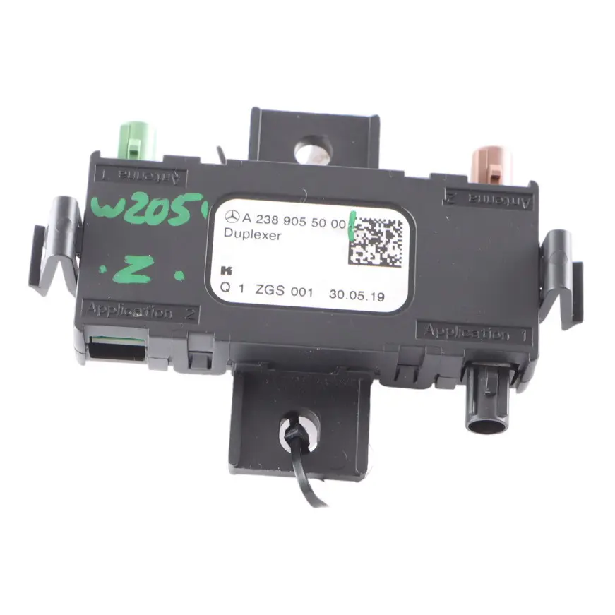 Moduł Wzmacniacz Antenowy Odbiornik do Mercedes W205 o numerze A2389055000 Mercedes W205 Moduł Wzmacniacz Antenowy Odbiornik - SKU A2389055000 - Numer Części A2389055000