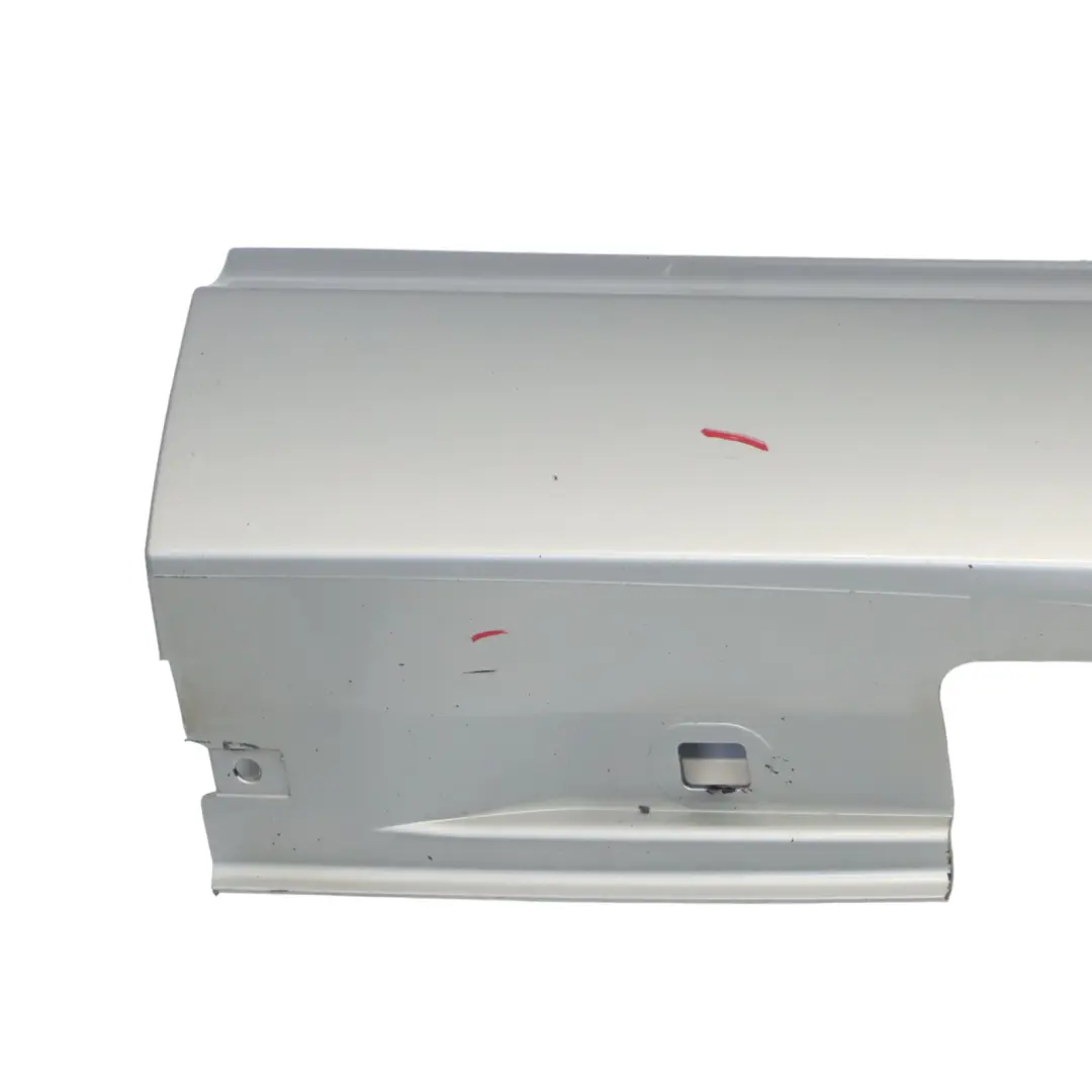Mercedes W176 Faldón lateral derecho Cubre umbral de puerta W246 Plata Polar 761 - SKU A2466980654-PLS - Número de pieza A2466980654