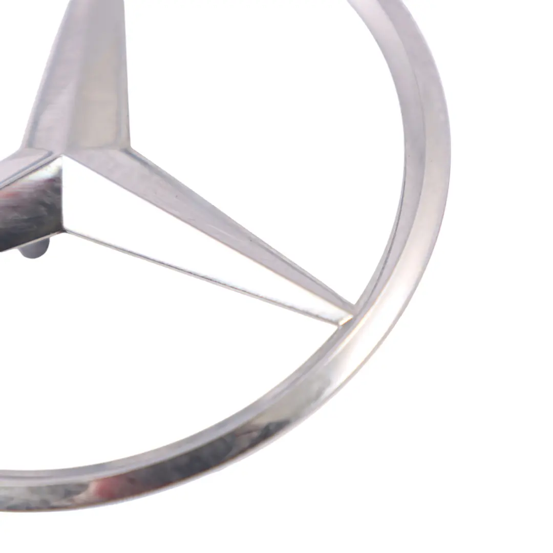 Emblema bagagliaio posteriore Coperchio portellone per Mercedes W246 con numero di parte A2468170016 Mercedes W246 Emblema bagagliaio posteriore Coperchio portellone - SKU A2468170016 - Numero di parte A2468170016