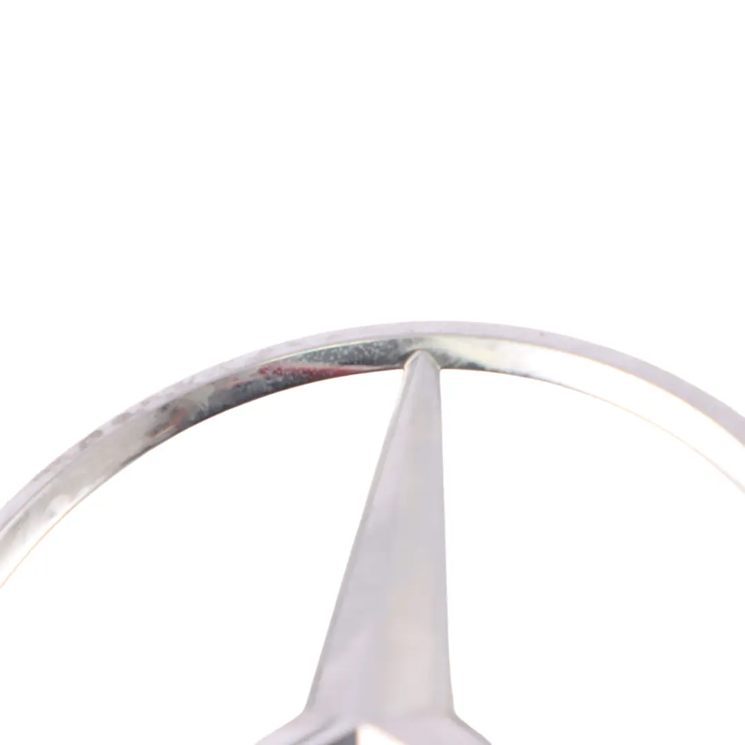 Kofferraum Emblem Heckklappe Logo Chrom für Mercedes W246 mit Teilenummer A2468170016 Mercedes W246 Kofferraum Emblem Heckklappe Logo Chrom - SKU A2468170016 - Teilenummer A2468170016