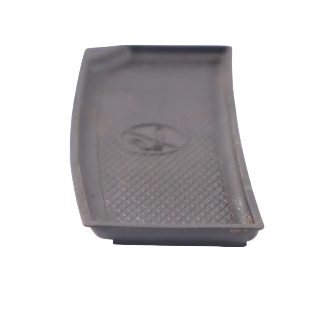 Alfombrilla goma interior compartimento almacenamiento para Mercedes W251 con número de pieza A2516840159 Mercedes W251 Alfombrilla goma interior compartimento almacenamiento - SKU A2516840159 - Número de pieza A2516840159