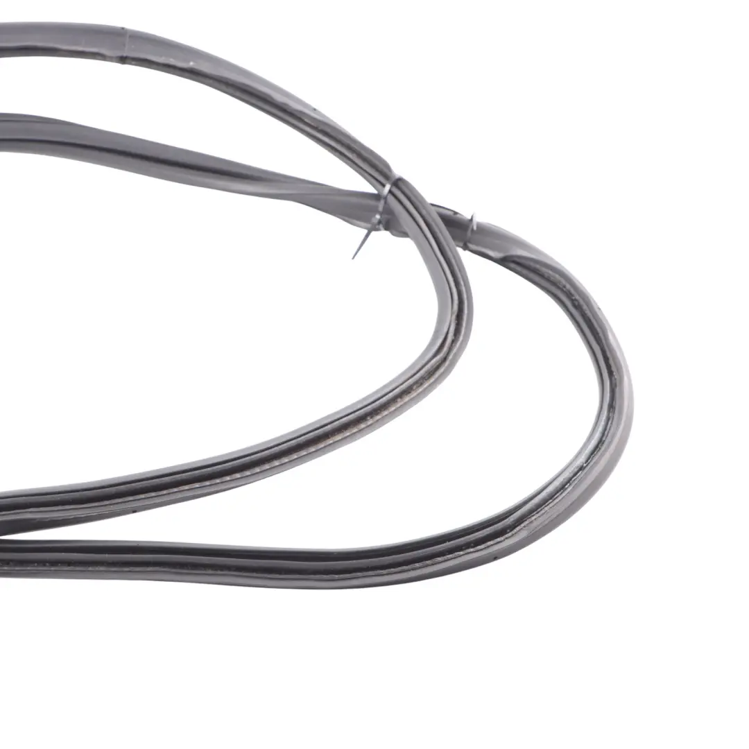 Uszczelka Gumowa Bagażnika do Mercedes V251 o numerze A2517400778 Mercedes V251 Uszczelka Gumowa Bagażnika - SKU A2517400778 - Numer Części A2517400778