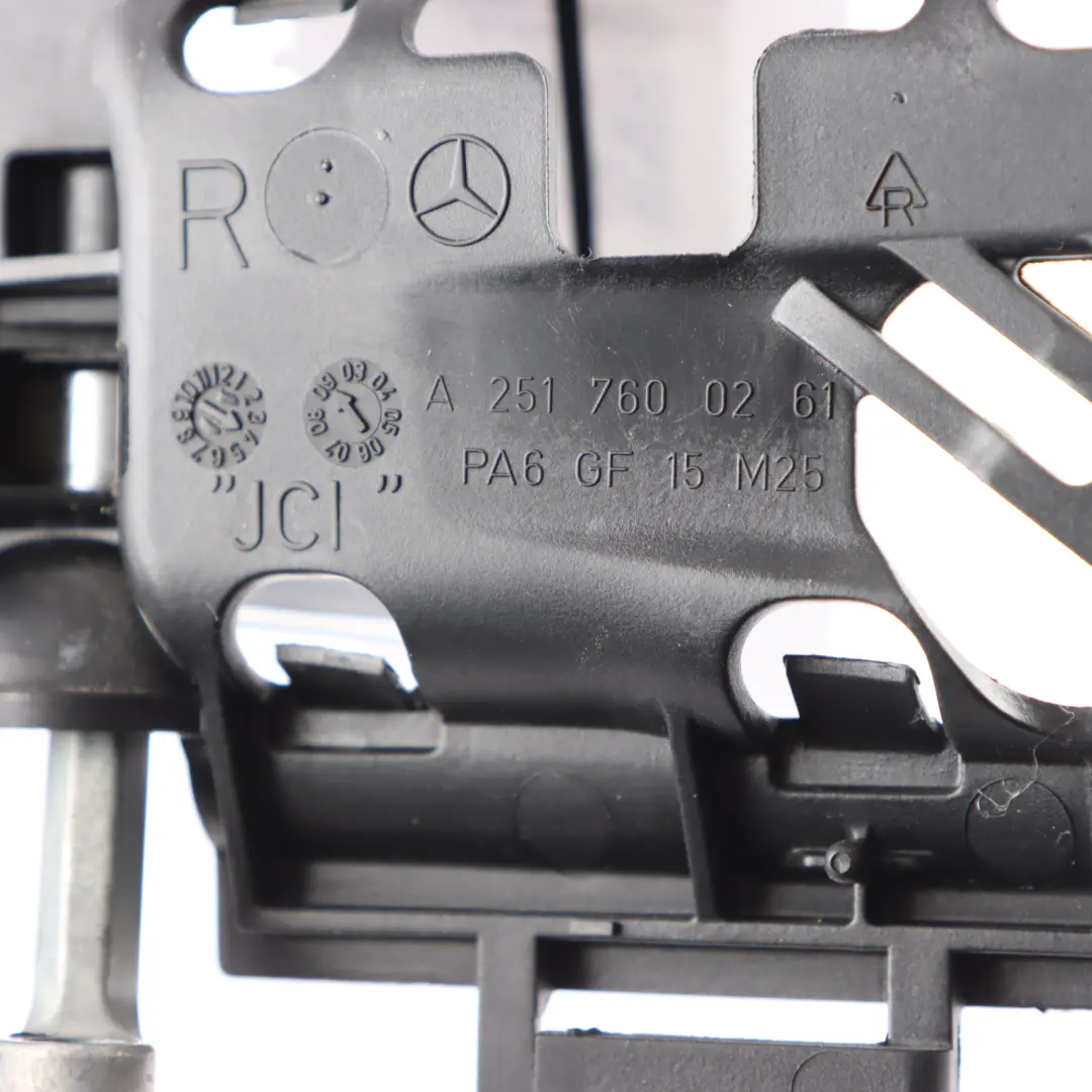 Mercedes V251 Vordertürgriff Innenbetätigung Rechts Seite - SKU A2517600261 - Teilenummer A2517600261
