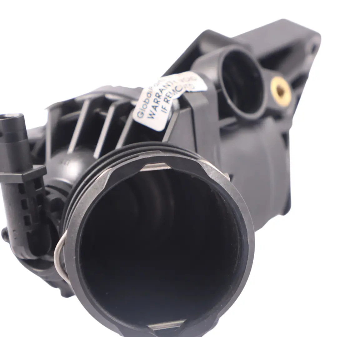 Mercedes W212 W221 W204 Termostato Carcasa refrigerante Tubo - SKU A2762000515 - Número de pieza A2762000515