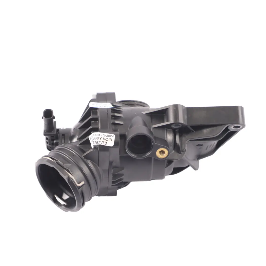 Mercedes W212 W221 W204 Termostato Carcasa refrigerante Tubo - SKU A2762000515 - Número de pieza A2762000515