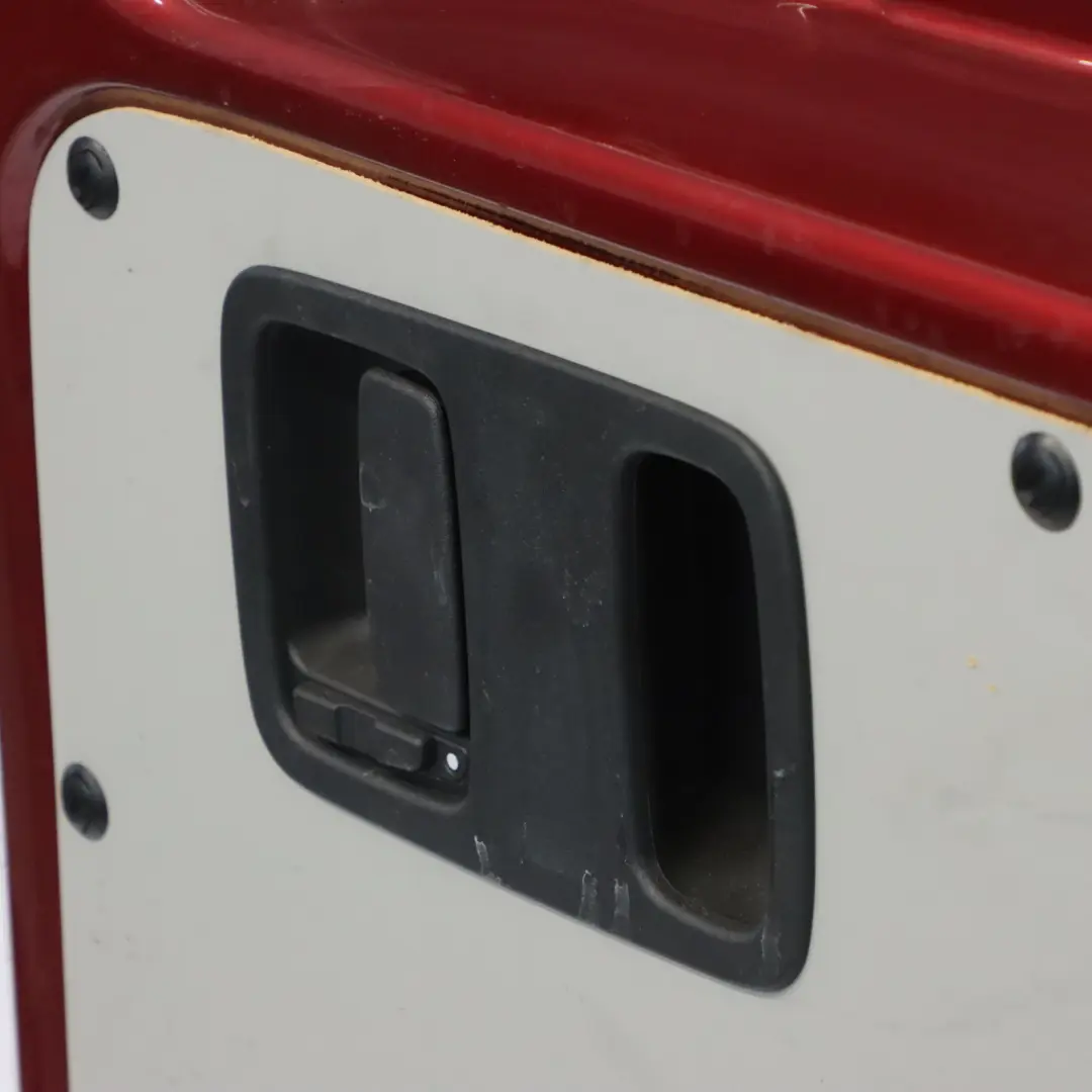 Porta posteriore destra Portellone posteriore Hyacinth Red - 334 per Mercedes W447 con numero di parte A4477402800 Mercedes W447 Porta posteriore destra Portellone posteriore Hyacinth Red - 334 - SKU A4477402800-HRE - Numero di parte A4477402800