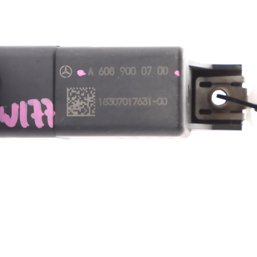 Kraftstofffilter-Heizung-Relais-Modul für Mercedes W177 mit Teilenummer A6089000700 Mercedes W177 Kraftstofffilter-Heizung-Relais-Modul - SKU A6089000700 - Teilenummer A6089000700