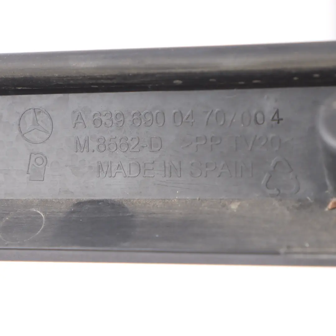 Techo Strip Moulding Centro Derecha Trim Top Cover para Mercedes W639 con número de pieza A6396900470 Mercedes W639 Techo Strip Moulding Centro Derecha Trim Top Cover - SKU A6396900470 - Número de pieza A6396900470