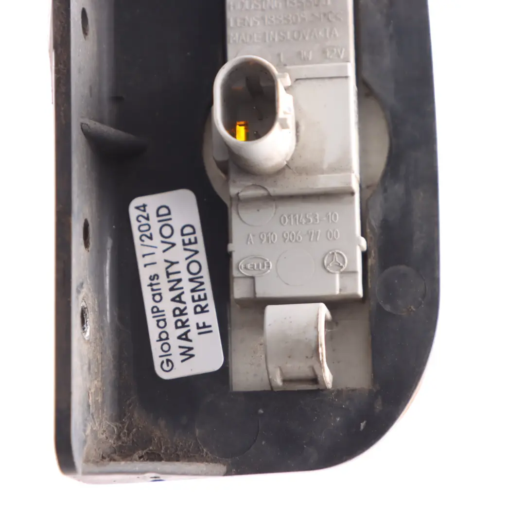Orange Positionslampe Licht Halterung Seite Panel für Mercedes W906 mit Teilenummer A9066020000 Mercedes W906 Orange Positionslampe Licht Halterung Seite Panel - SKU A9066020000 - Teilenummer A9066020000