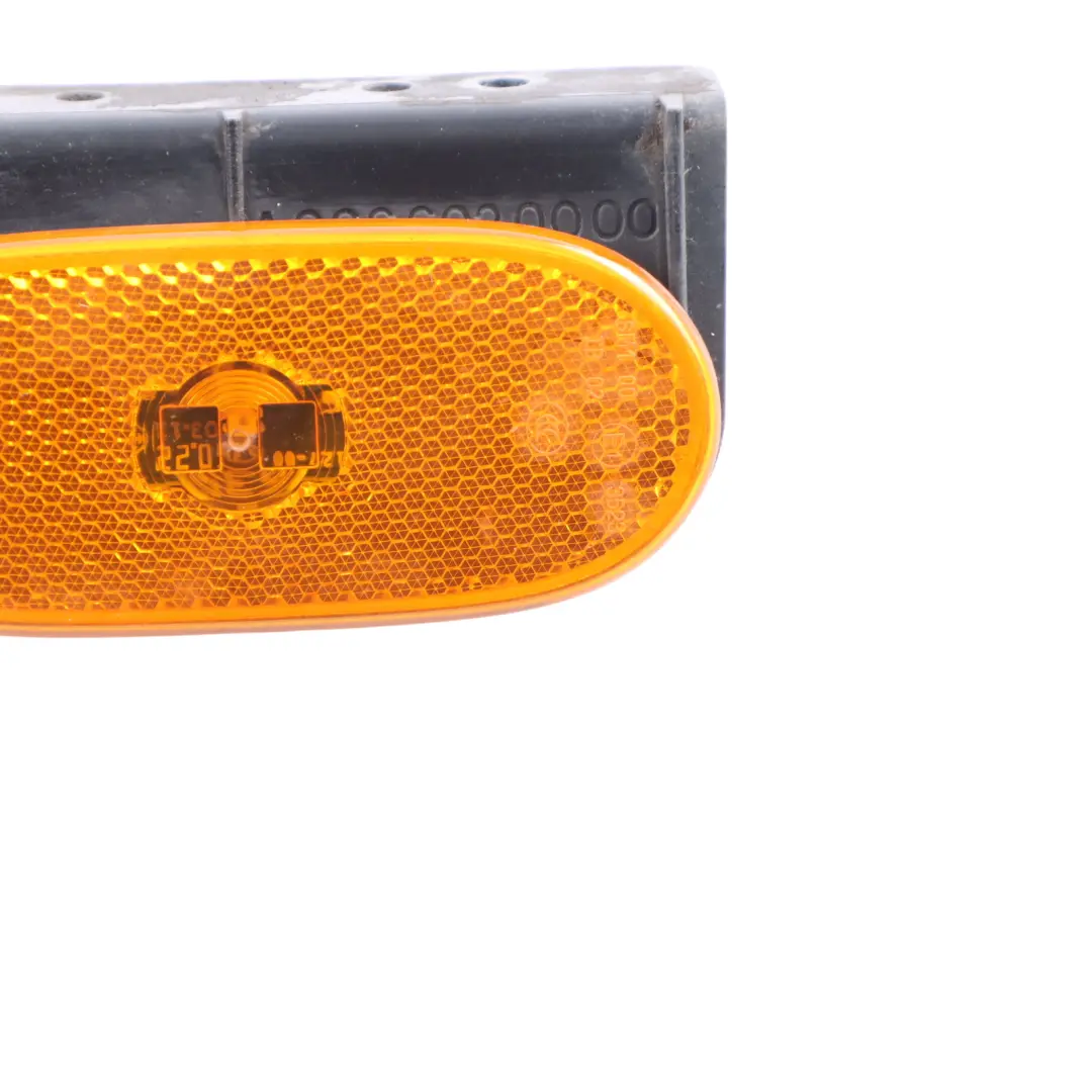 Arancione Luce Di Posizione Staffa Pannello Laterale per Mercedes W906 con numero di parte A9066020000 Mercedes W906 Arancione Luce Di Posizione Staffa Pannello Laterale - SKU A9066020000 - Numero di parte A9066020000