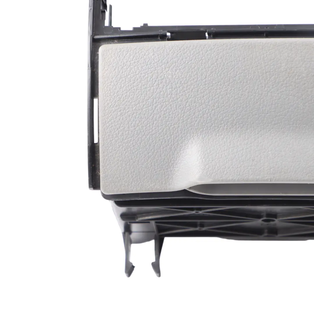 Console Centrale Portabicchieri per Mercedes Sprinter W906 con numero di parte A9066890047 Mercedes Sprinter W906 Console Centrale Portabicchieri - SKU A9066890047 - Numero di parte A9066890047