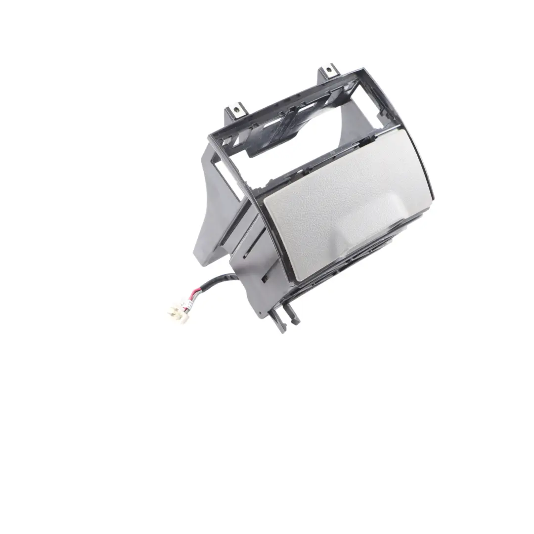 Console Centrale Portabicchieri per Mercedes Sprinter W906 con numero di parte A9066890047 Mercedes Sprinter W906 Console Centrale Portabicchieri - SKU A9066890047 - Numero di parte A9066890047