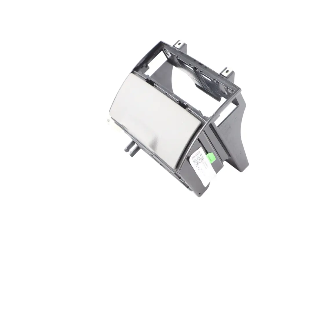 Osłona Uchwytu Na Kubek Konsoli Środkowej do Mercedes W906 o numerze A9066890047 Mercedes W906 Osłona Uchwytu Na Kubek Konsoli Środkowej - SKU A9066890047 - Numer Części A9066890047