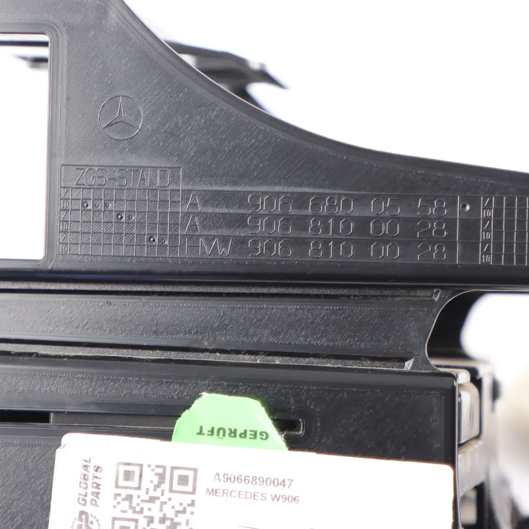 Mercedes Sprinter W906 Garniture De Support De Console Centrale - SKU A9066890047 - Numéro de pièce A9066890047