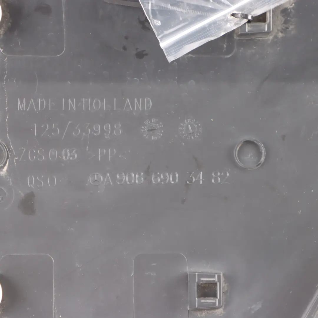 Seitenschweller Hinten Rechts Außen Verkleidung für Mercedes W906 mit Teilenummer A9066903482 Mercedes W906 Seitenschweller Hinten Rechts Außen Verkleidung - SKU A9066903482 - Teilenummer A9066903482