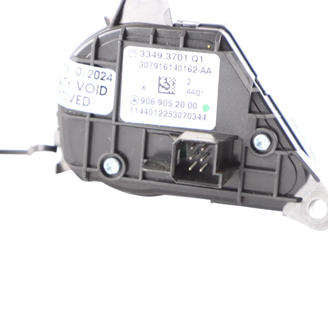  Przycisk Kierownicy Multifunkcja Mercedes Sprinter W906 - SKU A9069052000 - Numer Części A9069052000
