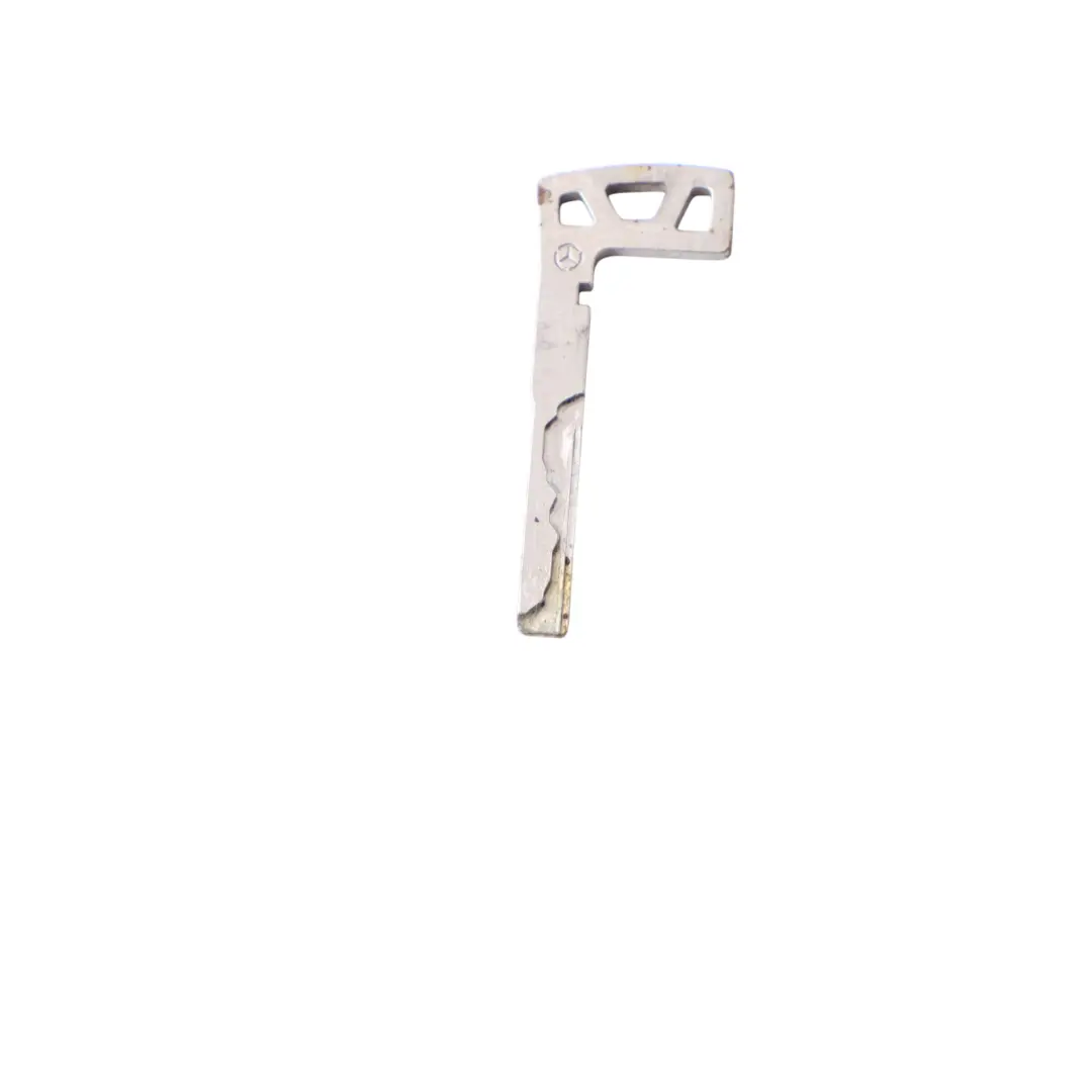 Mercedes W907 W910 Puerta Delantera Manija Cerradura Cilindro Llave - SKU A9107605900 - Número de pieza A9107605900