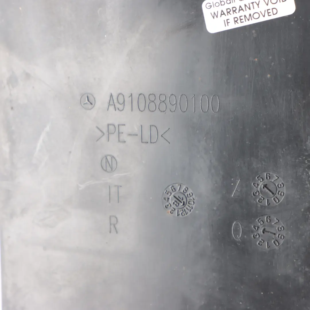 Guardabarros rueda derecha exterior Mercedes Sprinter W907 W910 para con número de pieza A9108890100 Guardabarros rueda derecha exterior Mercedes Sprinter W907 W910 - SKU A9108890100 - Número de pieza A9108890100