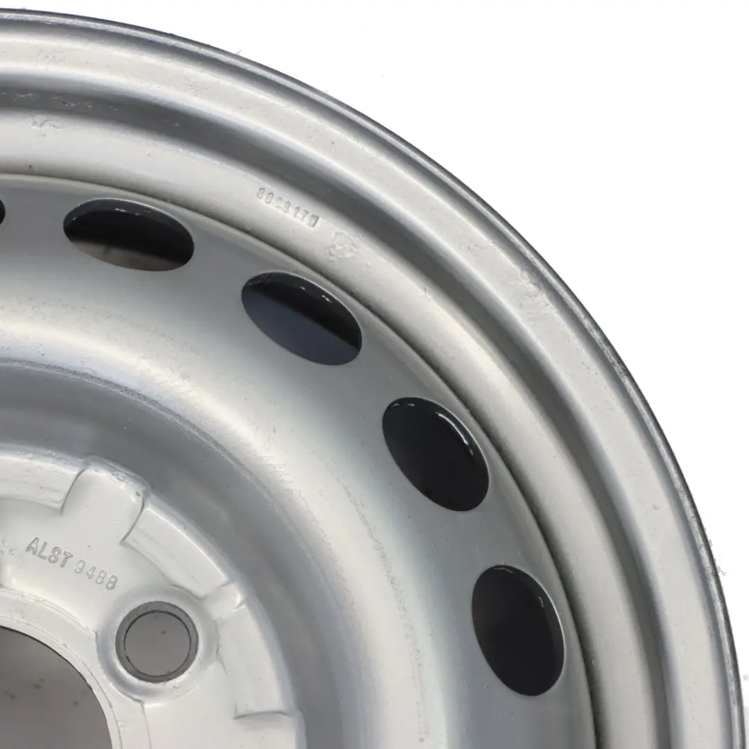Cerchio in acciaio Silver 16" 6,5J ET:62 per Mercedes Sprinter W906 con numero di parte KBA43738 Mercedes Sprinter W906 Cerchio in acciaio Silver 16" 6,5J ET:62 - SKU KBA43738 - Numero di parte KBA43738
