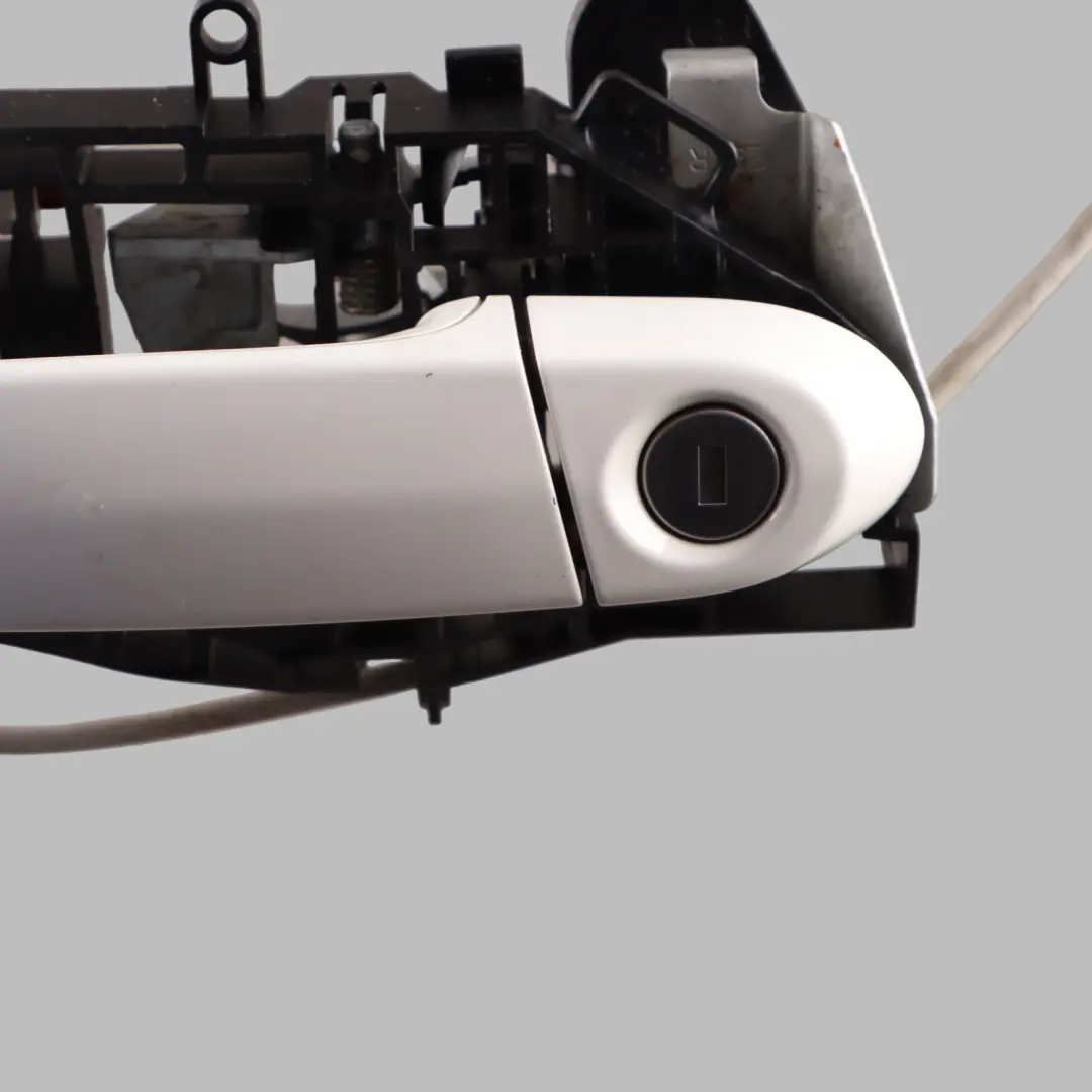 Grab Handle Front Right O/S Door Alpinweiss 3 Alpine White - 300 to BMW F21 with Part number 0445184 BMW F21 Grab Handle Front Right O/S Door Alpinweiss 3 Alpine White - 300 - SKU rhd-0445184-AW - Part number 0445184