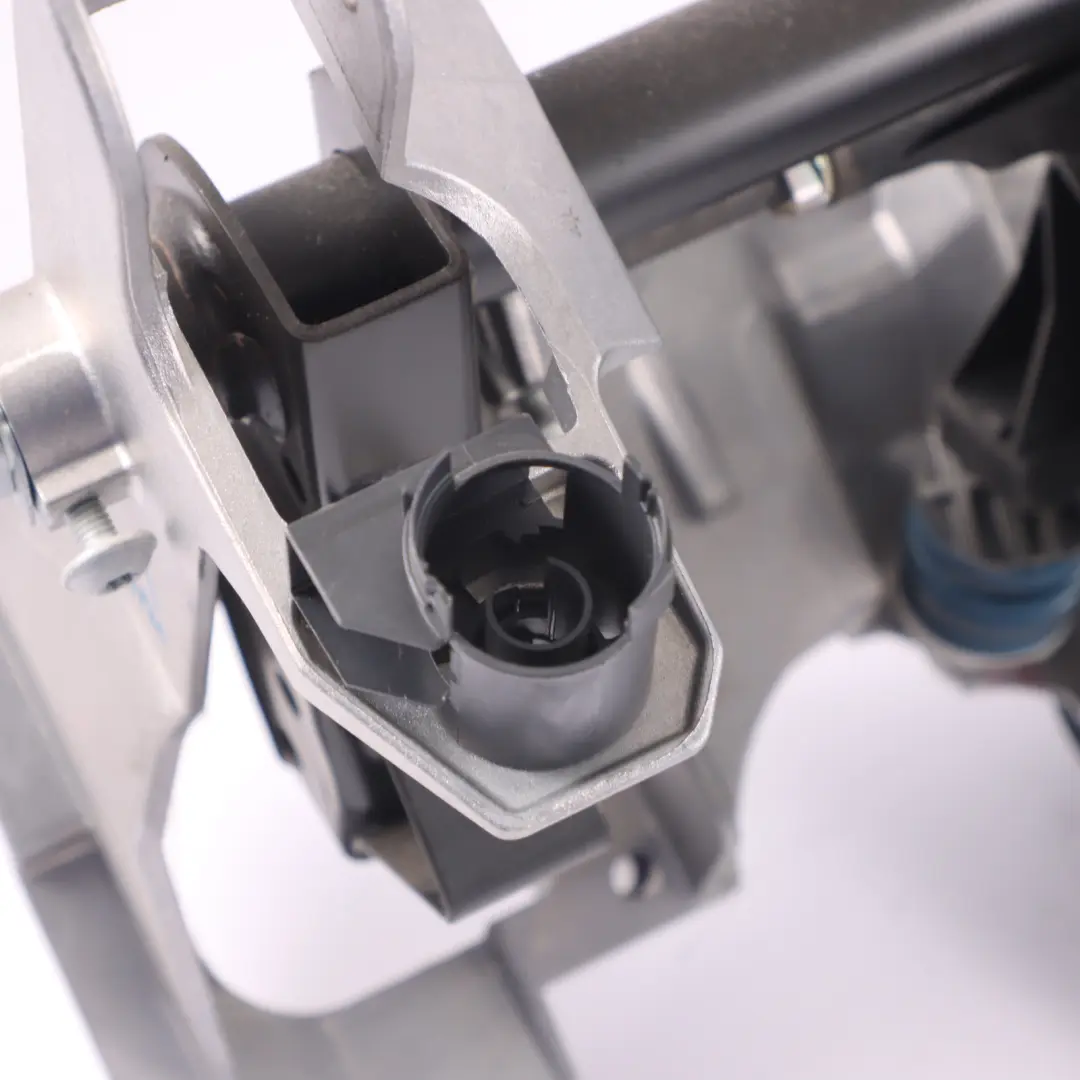 Brake Clutch Pedal Box Assembly Manual 8K2721117 to Audi A6 C7 with Part number 8K2721117-1 Audi A6 C7 Brake Clutch Pedal Box Assembly Manual 8K2721117 - SKU RHD-8K2721117-1 - Part number 8K2721117-1