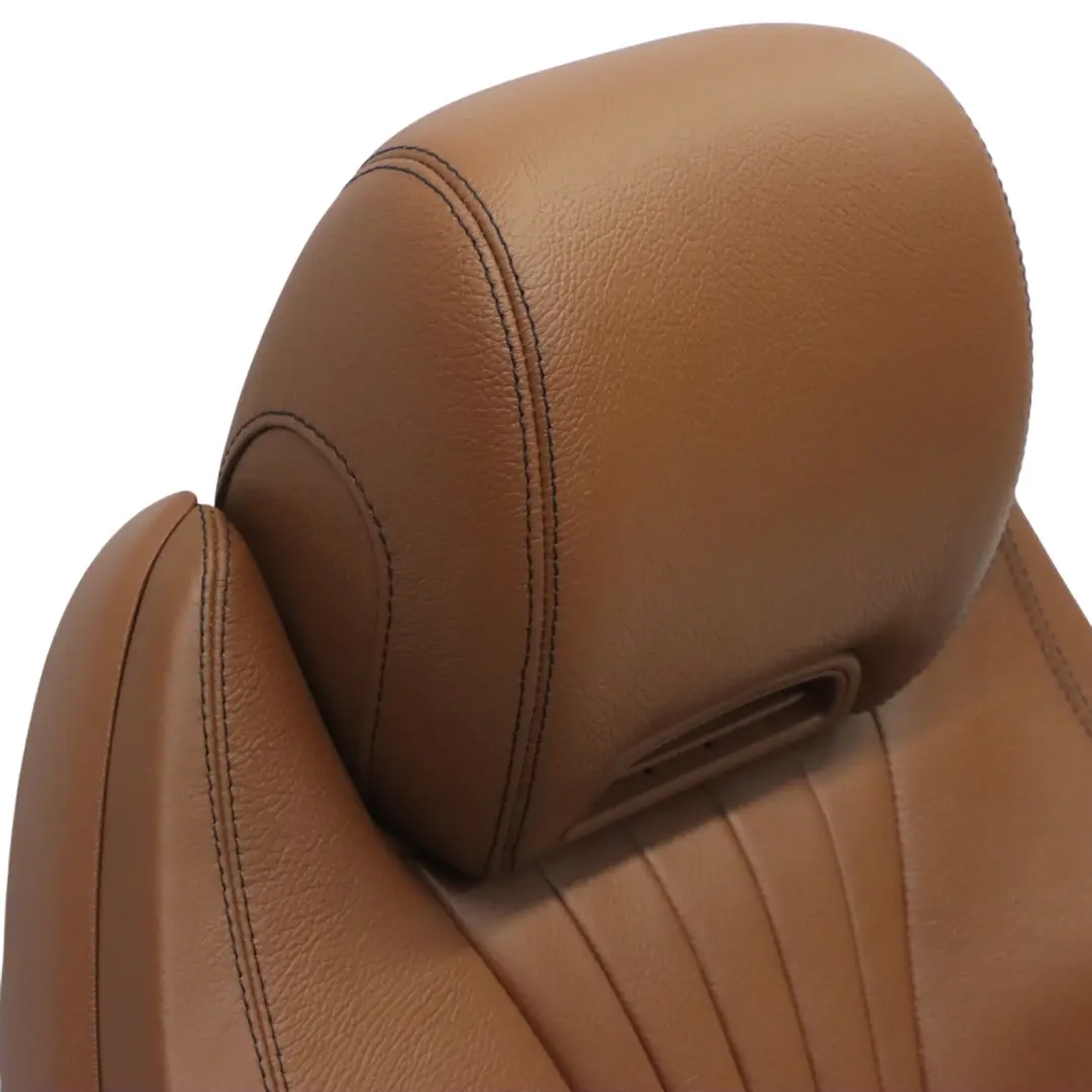 Fotel Lewy Przód Grzany Skóra Brązowa do Mercedes A238 o numerze A2389105701 Mercedes A238 Fotel Lewy Przód Grzany Skóra Brązowa - SKU A2389105701-1 - Numer Części A2389105701