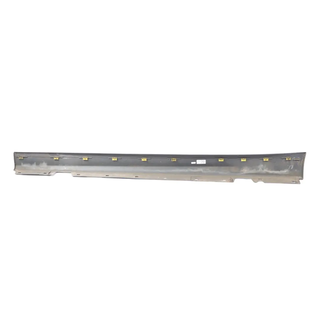 Listello Portiera Apertura Gonna Destra Frizzante Colpo di Grafite per BMW E90 E91 con numero di parte 51770032950-SG BMW E90 E91 Listello Portiera Apertura Gonna Destra Frizzante Colpo di Grafite - SKU 0032950-SG - Numero di parte 51770032950-SG