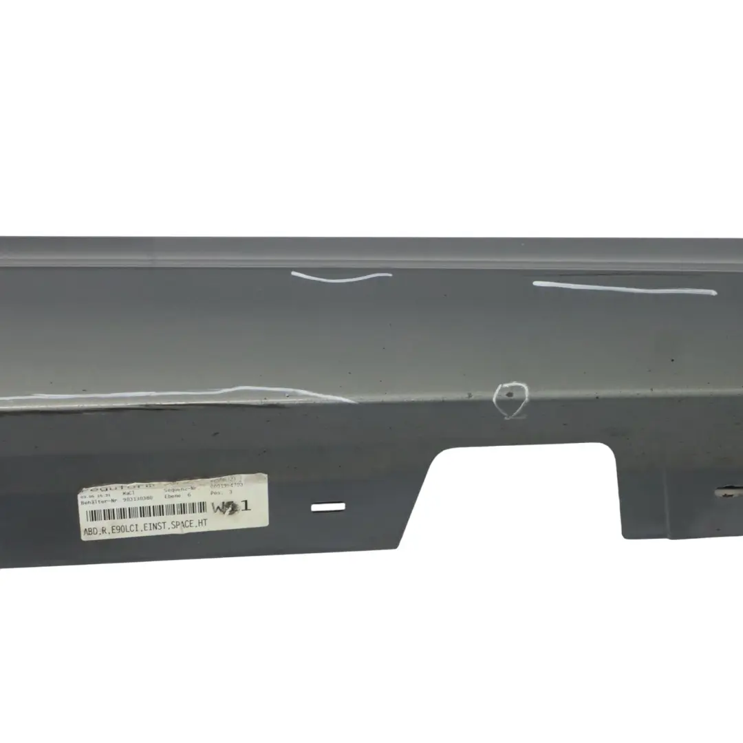 Striscia soglia laterale destra Grigio Spacegrau metallizzato - A52 per BMW E90 LCI con numero di parte 0037060 BMW E90 LCI Striscia soglia laterale destra Grigio Spacegrau metallizzato - A52 - SKU 0037060-SCG1 - Numero di parte 0037060