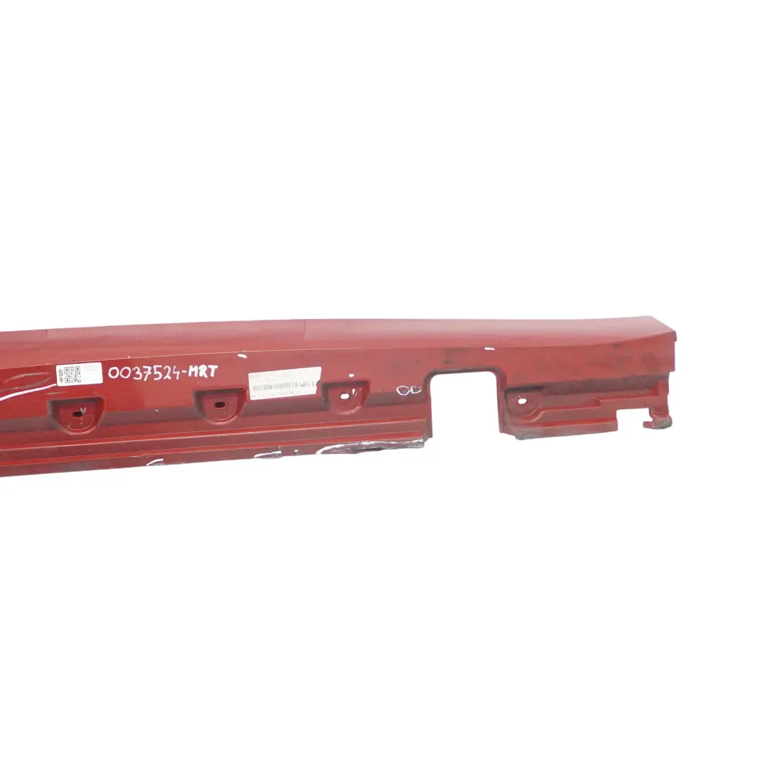 Couvercle de seuil latérale droite Melbourne Red Metallic - A75 pour BMW Z4 E89 à propos du numéro de pièce 0037524 BMW Z4 E89 Couvercle de seuil latérale droite Melbourne Red Metallic - A75 - SKU 0037524-MRT - Numéro de pièce 0037524