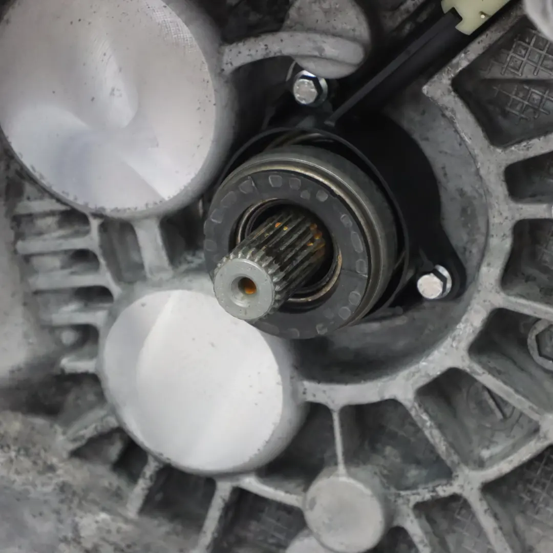 Audi A3 8V 2.0 TDI CRLB Schalt Getriebe PGT 6 Gang GARANTIE - SKU 02Q300050E - Teilenummer 02Q300050E