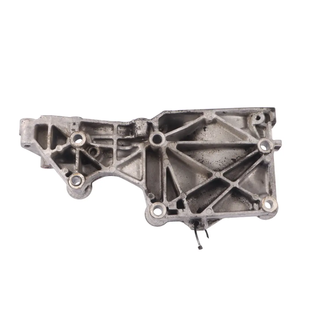 Audi A3 8P 1.9 TDI BLS Diesel Alternador Soporte Refrigerante - SKU 038903139AF - Número de pieza 038903139AF
