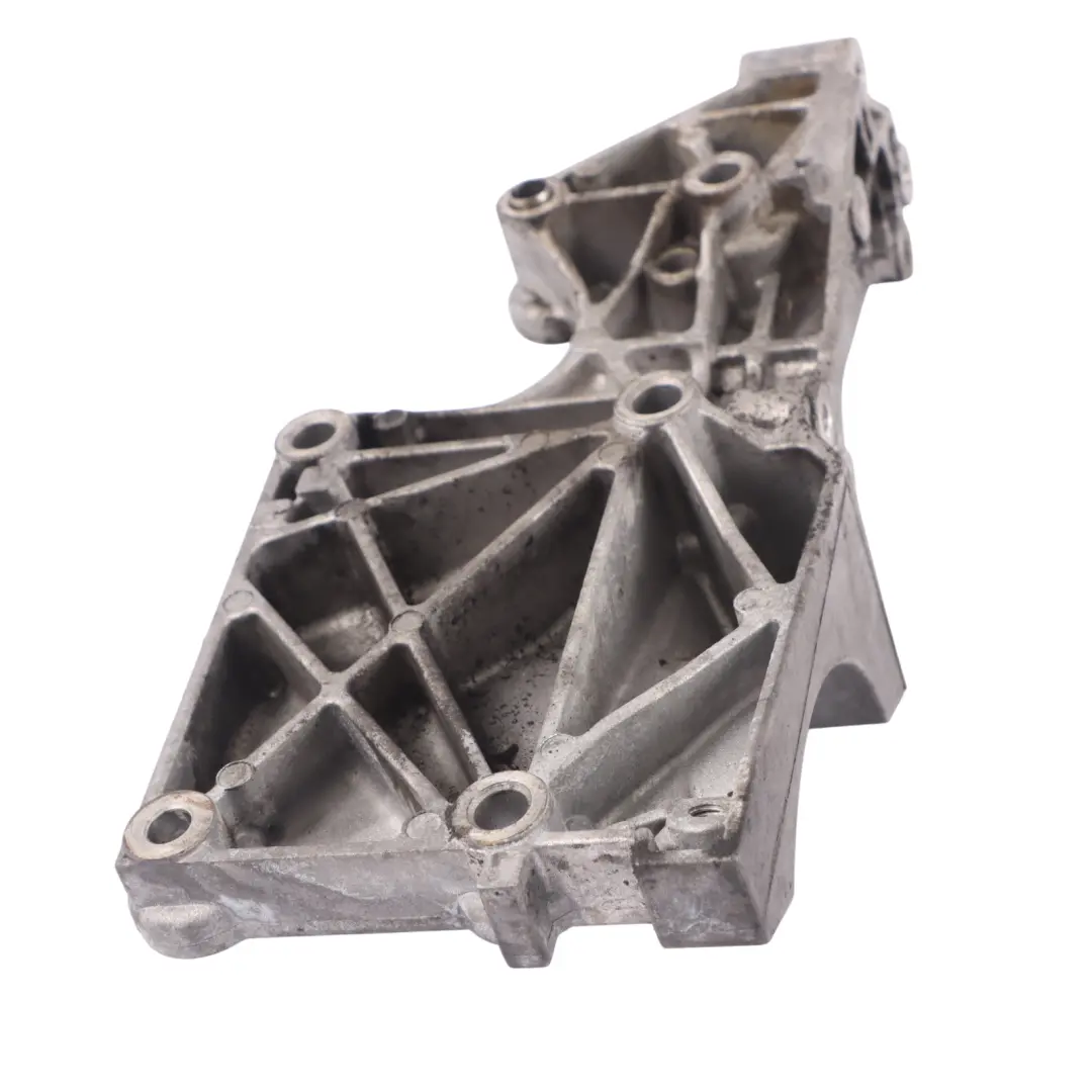 Alternador Soporte Refrigerante para Audi A3 8P 1.9 TDI BLS Diesel con número de pieza 038903139AF Audi A3 8P 1.9 TDI BLS Diesel Alternador Soporte Refrigerante - SKU 038903139AF - Número de pieza 038903139AF