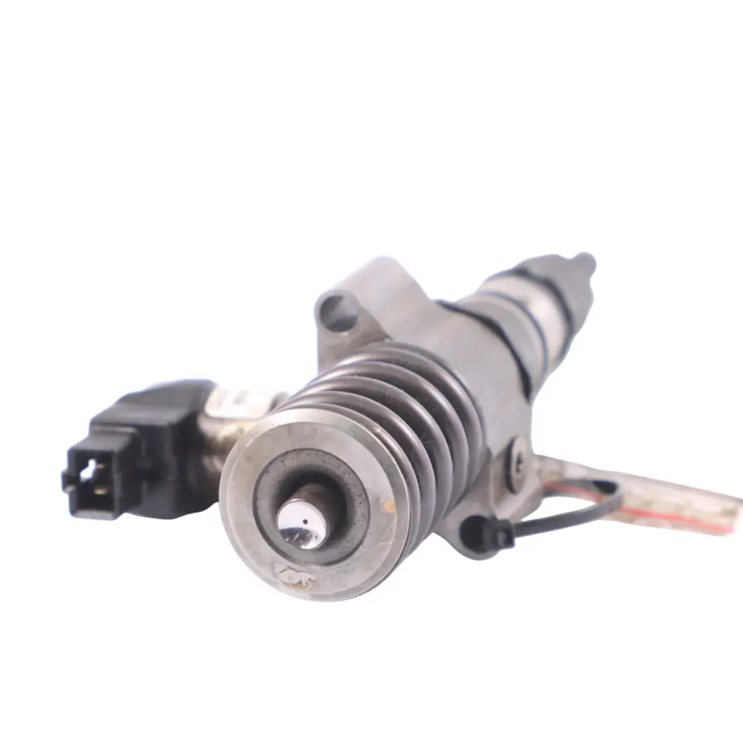 1K 2.0 Iniettore carburante diesel per Volkswagen Golf con numero di parte 03G130073T Volkswagen Golf 1K 2.0 Iniettore carburante diesel - SKU 03G130073T - Numero di parte 03G130073T