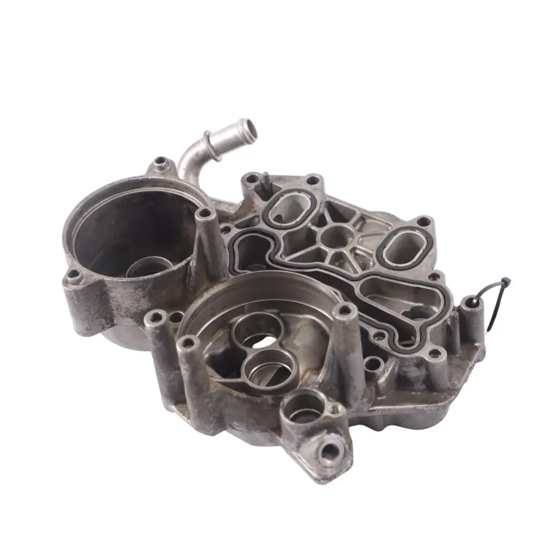 Soporte De Montaje Del Refrigerador Del Filtro De Aceite para Audi A5 8T con número de pieza 059115397AA Audi A5 8T Soporte De Montaje Del Refrigerador Del Filtro De Aceite - SKU 059115397AA - Número de pieza 059115397AA