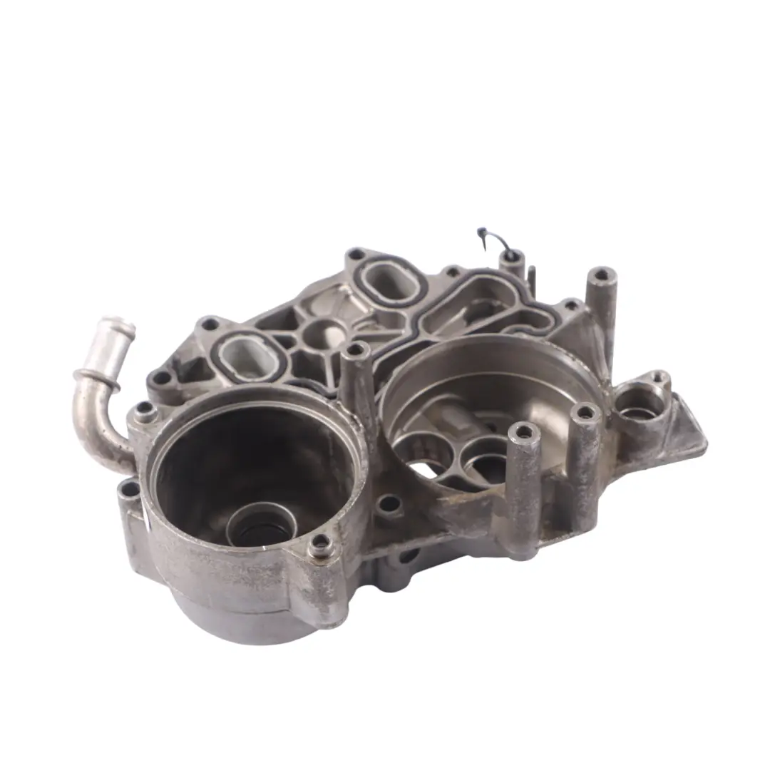 Soporte De Montaje Del Refrigerador Del Filtro De Aceite para Audi A5 8T con número de pieza 059115397AA Audi A5 8T Soporte De Montaje Del Refrigerador Del Filtro De Aceite - SKU 059115397AA - Número de pieza 059115397AA