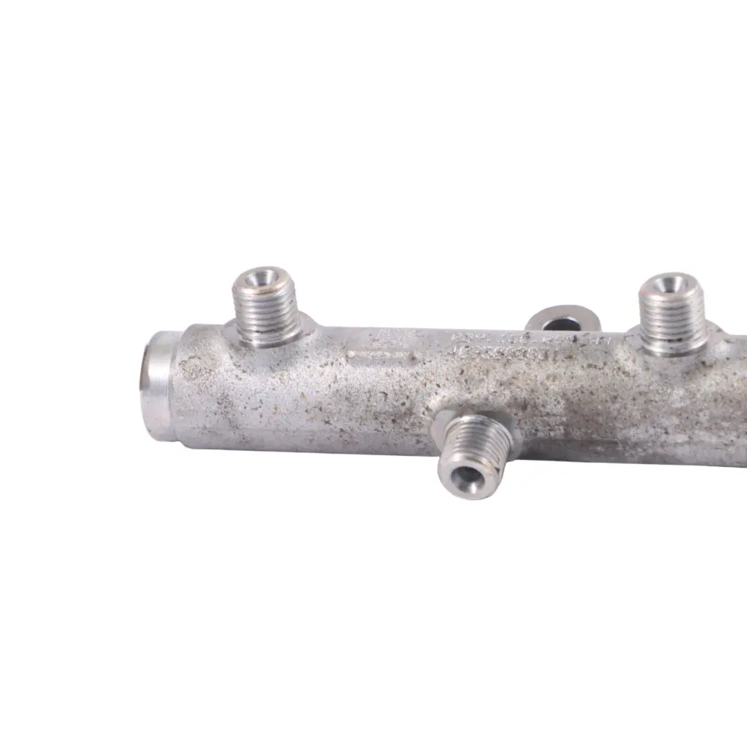 CCWA Diesel Rail d'injection droite pour Audi A5 8T 3.0 TDI à propos du numéro de pièce 059130090AH Audi A5 8T 3.0 TDI CCWA Diesel Rail d'injection droite - SKU 059130090AH - Numéro de pièce 059130090AH