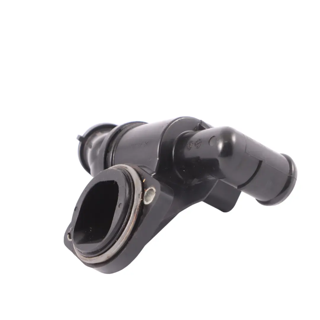 BWA Alloggiamento termostato refrigerante per Volkswagen Golf 5 2.0 TFSI con numero di parte 06F121111F Volkswagen Golf 5 2.0 TFSI BWA Alloggiamento termostato refrigerante - SKU 06F121111F - Numero di parte 06F121111F