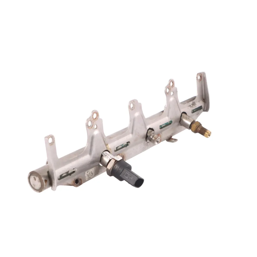 VW Volkswagen Golf 5 2.0 TFSI BWA Injection de carburant Rail bande - SKU 06F133317G - Numéro de pièce 06F133317G