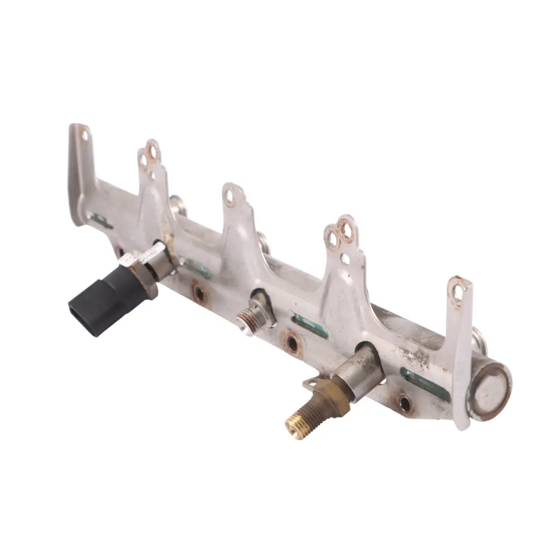 BWA Injection de carburant Rail bande pour VW Volkswagen Golf 5 2.0 TFSI à propos du numéro de pièce 06F133317G VW Volkswagen Golf 5 2.0 TFSI BWA Injection de carburant Rail bande - SKU 06F133317G - Numéro de pièce 06F133317G