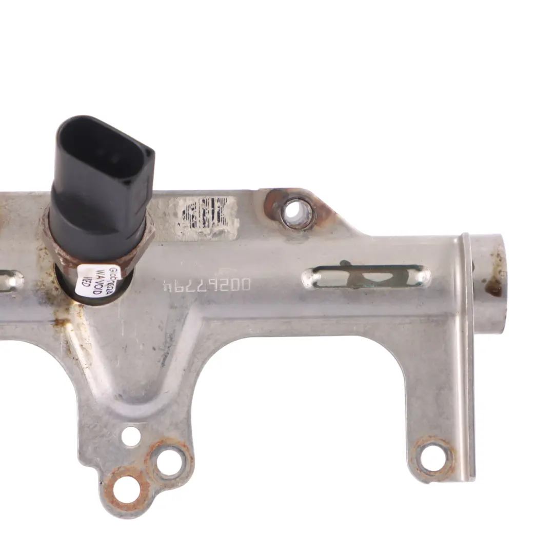 VW Volkswagen Golf 5 2.0 TFSI BWA Injection de carburant Rail bande - SKU 06F133317G - Numéro de pièce 06F133317G