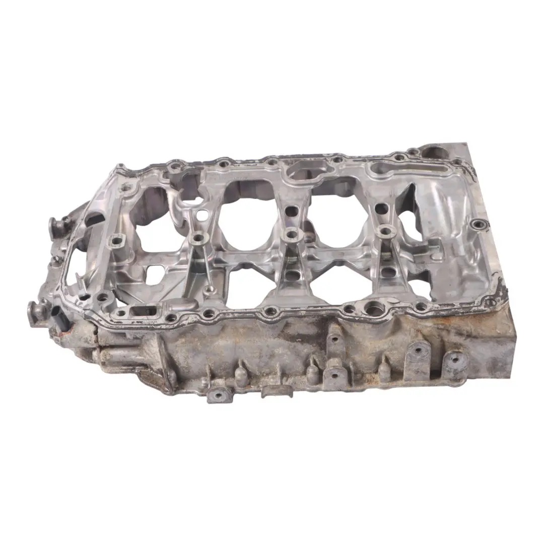 Audi S3 8V 2.0 TFSI DJHA Partie supérieure du carter d'huile Sump - SKU 06K103603BL - Numéro de pièce 06K103603BL