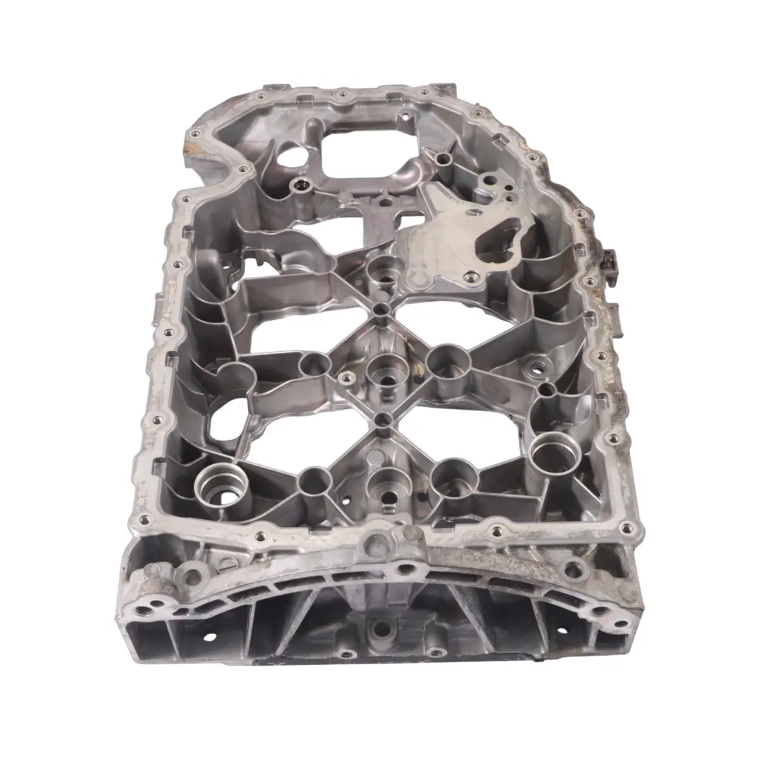 Audi S3 8V 2.0 TFSI DJHA Partie supérieure du carter d'huile Sump - SKU 06K103603BL - Numéro de pièce 06K103603BL