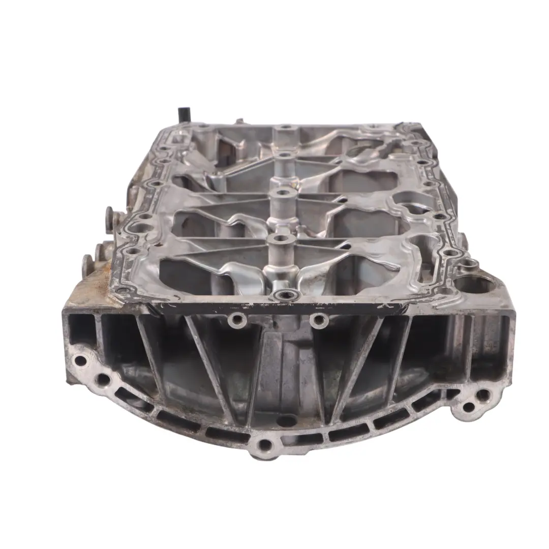 Benzin Motor Oberer Teil Öl Wanne für Audi S3 8V 2.0 TFSI DJHA mit Teilenummer 06K103603BL Audi S3 8V 2.0 TFSI DJHA Benzin Motor Oberer Teil Öl Wanne - SKU 06K103603BL - Teilenummer 06K103603BL