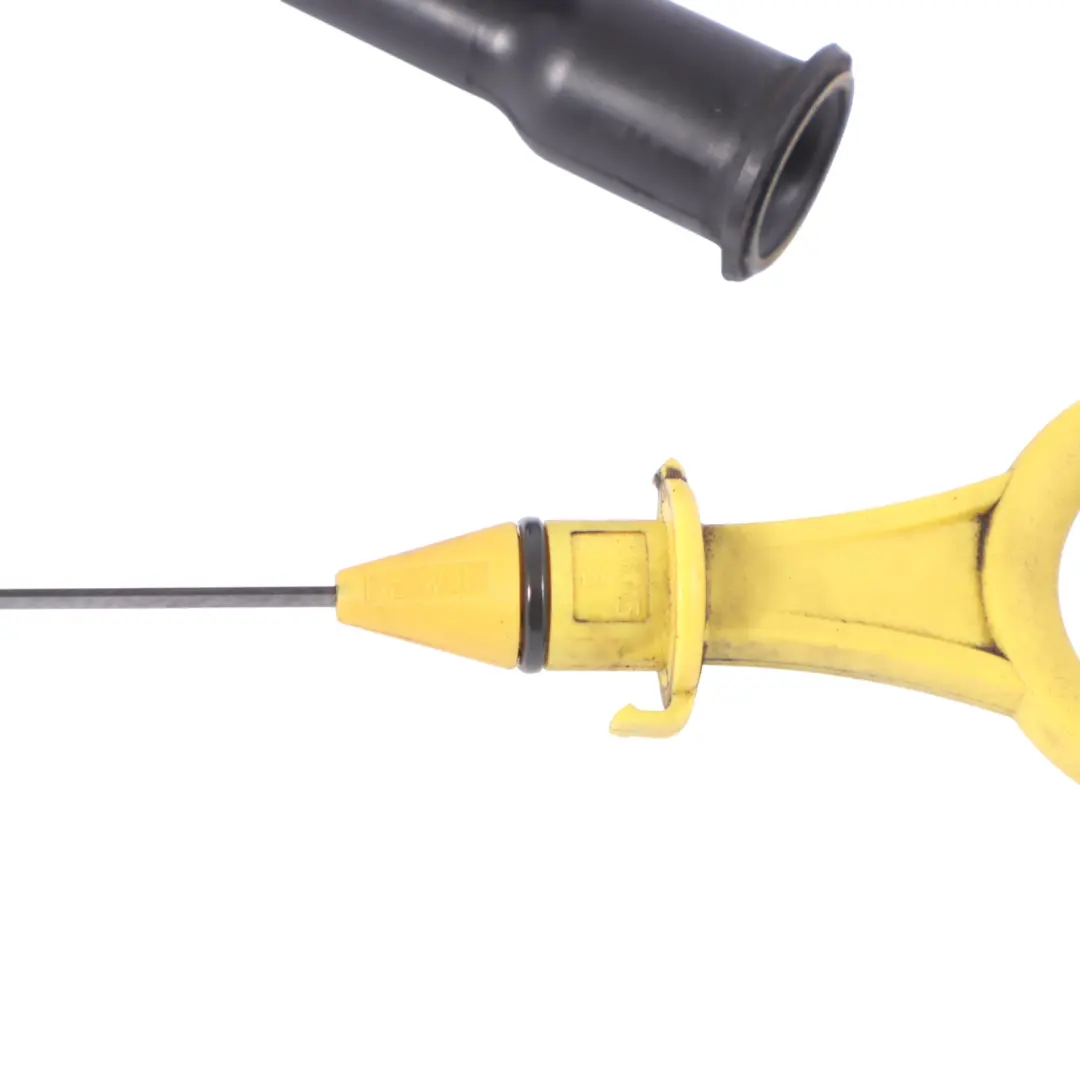 Prowadnica Miarka Oleju Bagnet do Audi S3 8V 2.0 TFSI DJHA o numerze 06K115610E Audi S3 8V 2.0 TFSI DJHA Prowadnica Miarka Oleju Bagnet - SKU 06K115610E - Numer Części 06K115610E