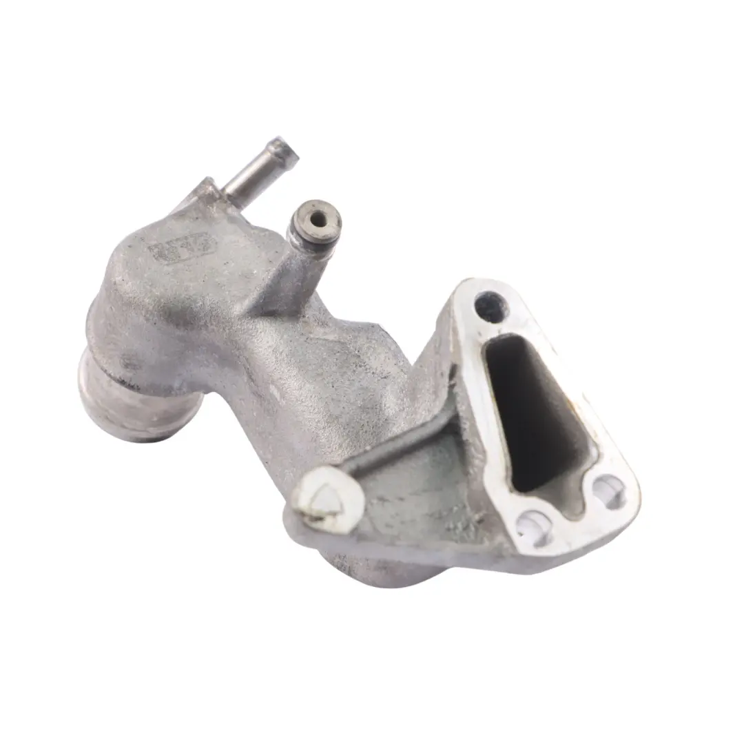 BPE Tuyau refroidissement d'eau Connecteur pour Volkswagen Touareg 2.5 TDI à propos du numéro de pièce 070121131E Volkswagen Touareg 2.5 TDI BPE Tuyau refroidissement d'eau Connecteur - SKU 070121131E - Numéro de pièce 070121131E