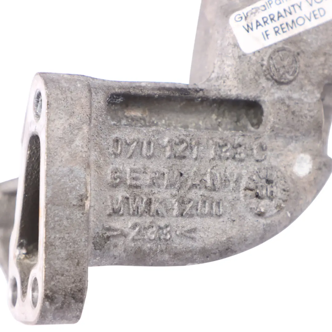 BPE Tuyau refroidissement d'eau Connecteur pour Volkswagen Touareg 2.5 TDI à propos du numéro de pièce 070121131E Volkswagen Touareg 2.5 TDI BPE Tuyau refroidissement d'eau Connecteur - SKU 070121131E - Numéro de pièce 070121131E