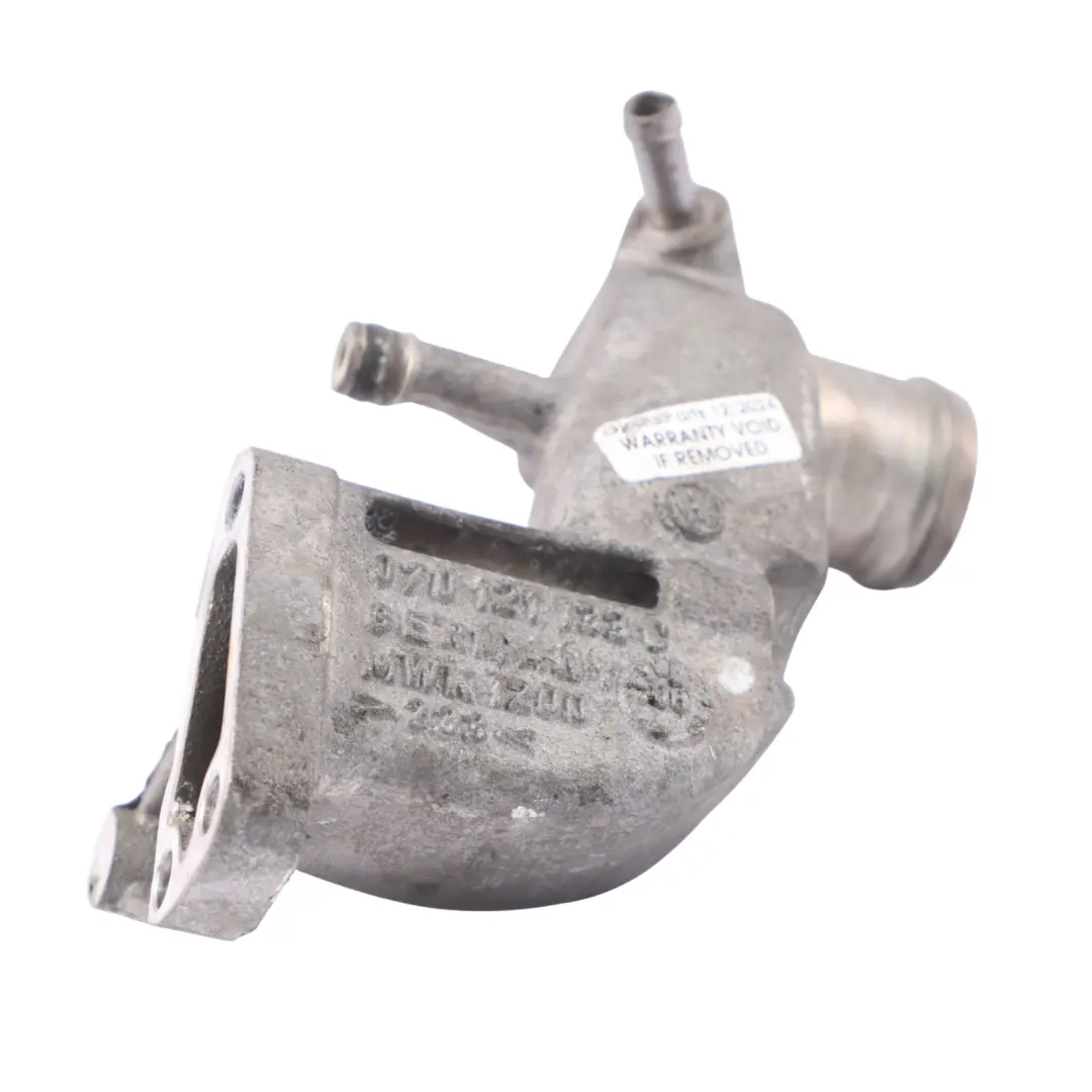 BPE Tuyau refroidissement d'eau Connecteur pour Volkswagen Touareg 2.5 TDI à propos du numéro de pièce 070121131E Volkswagen Touareg 2.5 TDI BPE Tuyau refroidissement d'eau Connecteur - SKU 070121131E - Numéro de pièce 070121131E